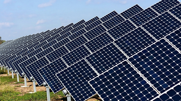 تقرير لـ«آيرينا»: إضافة 692 جيجاواط من الطاقة المتجددة خلال 2025 بنمو 15.5%